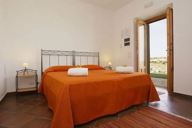 Standard Tek Büyük veya İki Ayrı Yataklı Oda, Bahçe Manzaralı