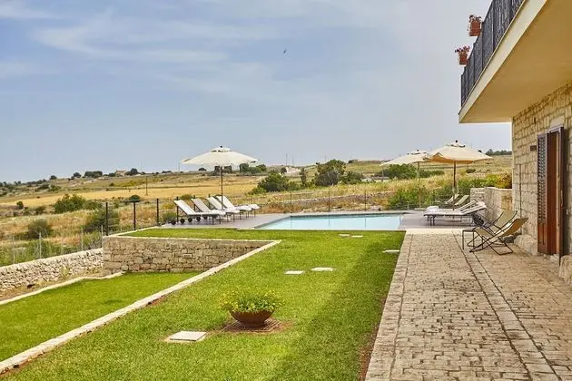 Standard Tek Büyük veya İki Ayrı Yataklı Oda, Bahçe Manzaralı