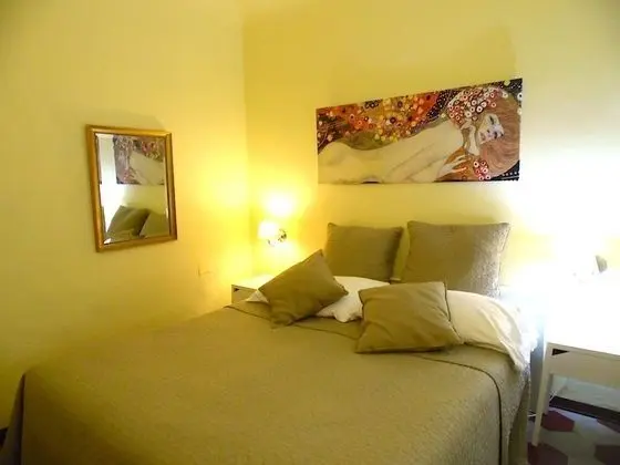 Büyük Yataklı Tek Kişilik Oda