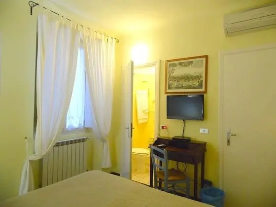 Tek Büyük veya İki Ayrı Yataklı Oda, Banyolu/Duşlu