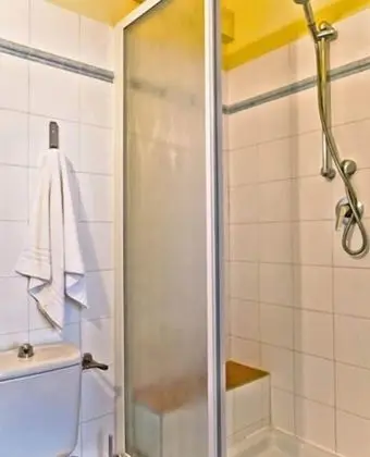 Tek Büyük veya İki Ayrı Yataklı Oda, Banyolu/Duşlu