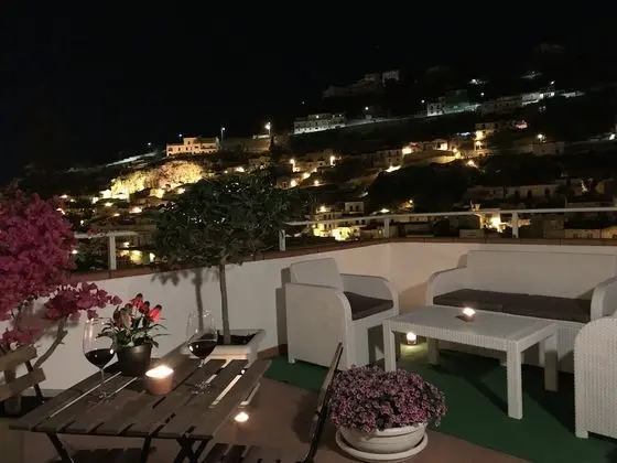 Deluxe Dört Kişilik Oda, 1 Yatak Odası, Teras, Şehir Manzaralı