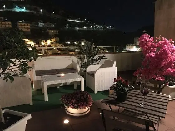 Deluxe Dört Kişilik Oda, 1 Yatak Odası, Teras, Şehir Manzaralı