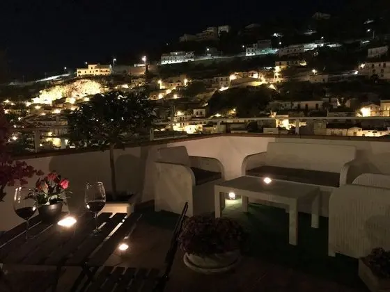 Deluxe Dört Kişilik Oda, 1 Yatak Odası, Teras, Şehir Manzaralı