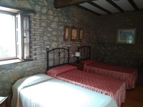 Üç Kişilik Oda