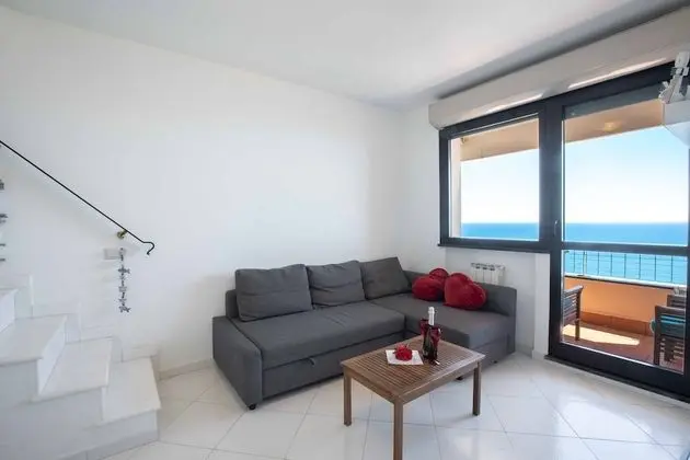 Family Apart Daire, Birden Çok Yatak, 2 Banyolu (Casa Alice with shared pool sea view)
