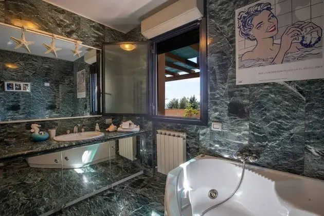 Family Apart Daire, Birden Çok Yatak, 2 Banyolu (Casa Alice with shared pool sea view)