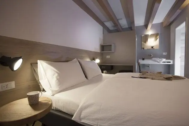 Comfort Tek Büyük Yataklı Oda