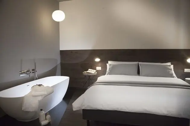 Romantic Süit, Küvet