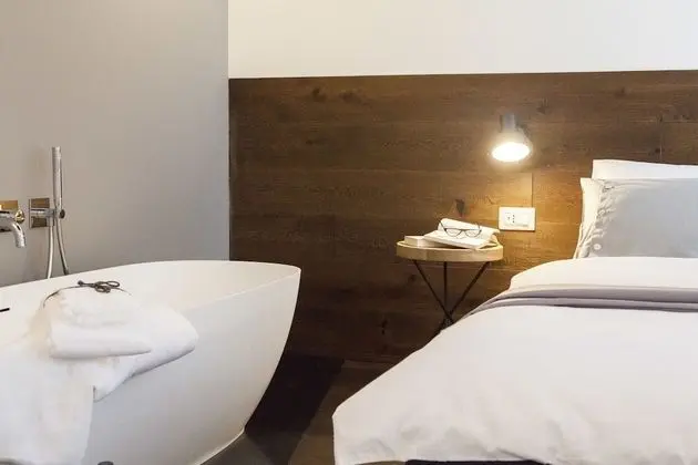 Romantic Süit, Küvet