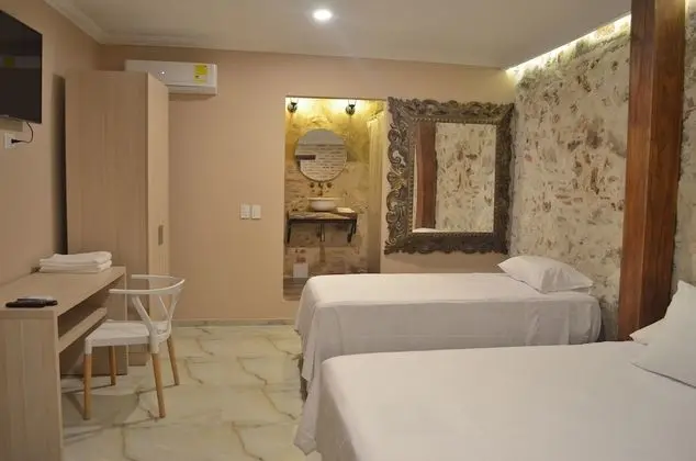 Üç Kişilik Oda