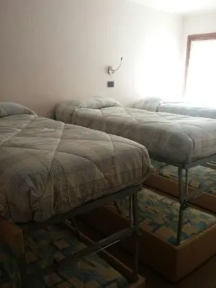 Basic Üç Kişilik Oda, Dağ Manzaralı