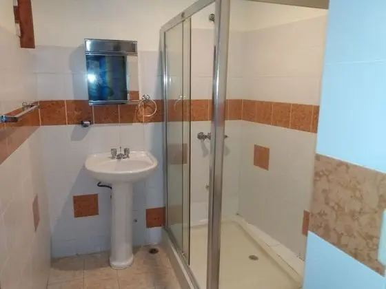 Economy Oda, 1 Büyük (Queen) Boy Yatak