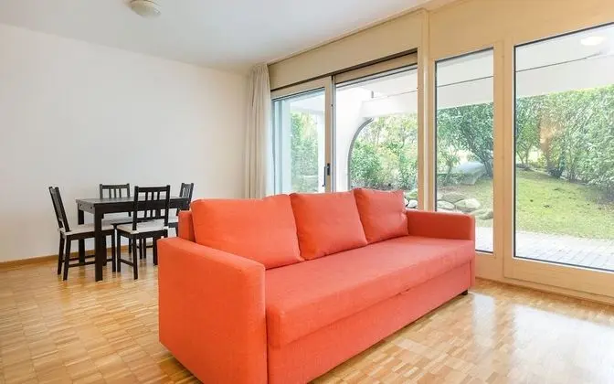 Stüdyo, Bahçe Manzaralı