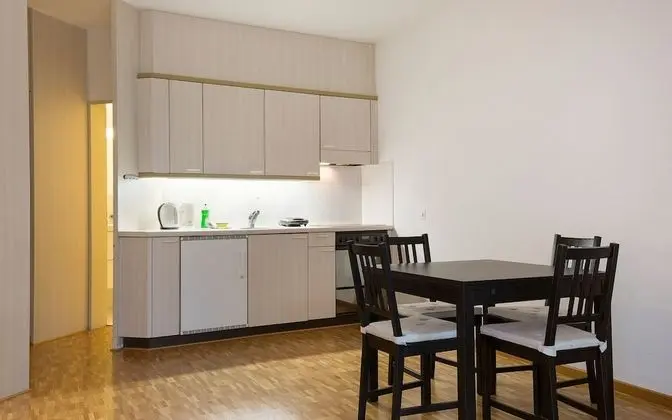 Stüdyo, Bahçe Manzaralı