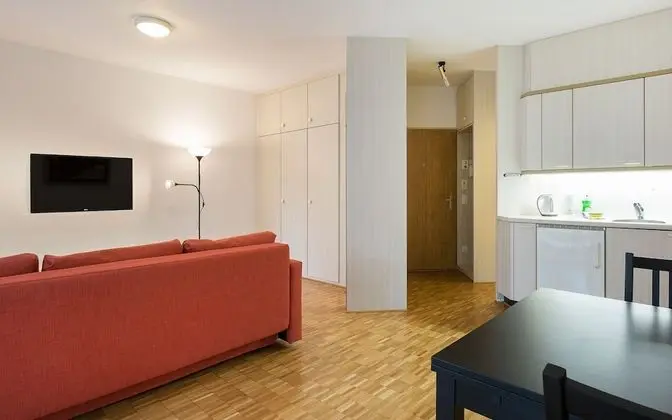 Stüdyo, Bahçe Manzaralı