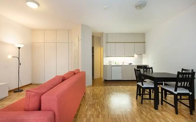 Stüdyo, Bahçe Manzaralı