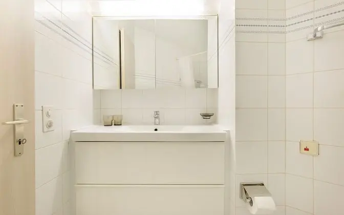 Stüdyo, Bahçe Manzaralı