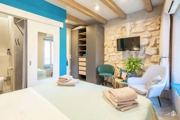 Tek Büyük Yataklı Oda (Room 0, Patio View, Ground Floor)