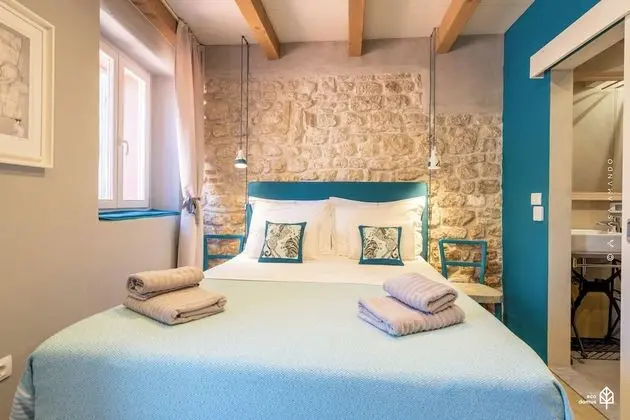 Tek Büyük Yataklı Oda (Room 0, Patio View, Ground Floor)