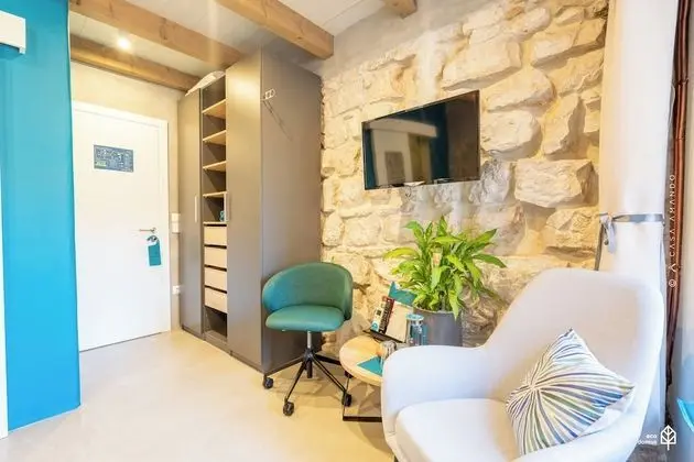 Tek Büyük Yataklı Oda (Room 0, Patio View, Ground Floor)