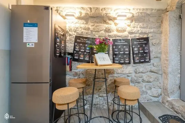 Tek Büyük Yataklı Oda (Room 0, Patio View, Ground Floor)