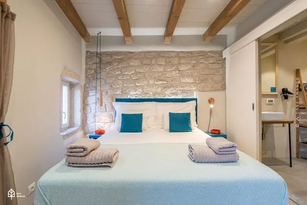 Tek Büyük Yataklı Oda (Room 1, Patio View, First Floor)