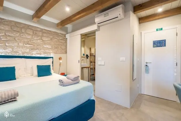 Tek Büyük Yataklı Oda (Room 1, Patio View, First Floor)