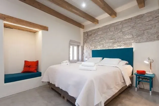 Tek Büyük Yataklı Oda (Room 1, Patio View, First Floor)