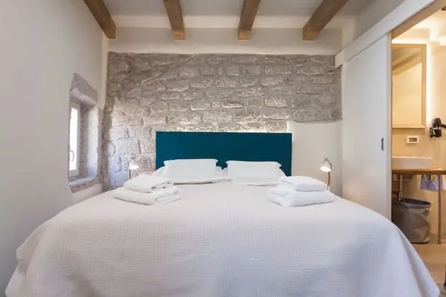 Tek Büyük Yataklı Oda (Room 1, Patio View, First Floor)