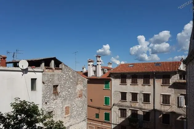 Tek Büyük Yataklı Oda (Room 1, Patio View, First Floor)