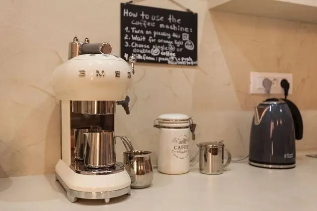 Tek Büyük Yataklı Oda (Room 1, Patio View, First Floor)