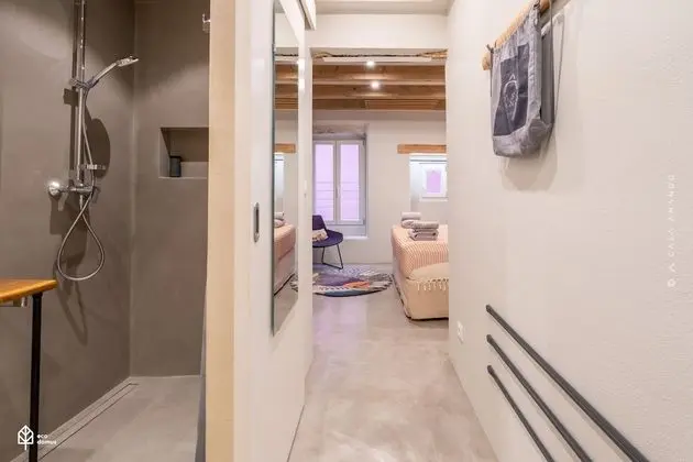 Tek Büyük Yataklı Oda (Room 2, Alley View, First Floor)