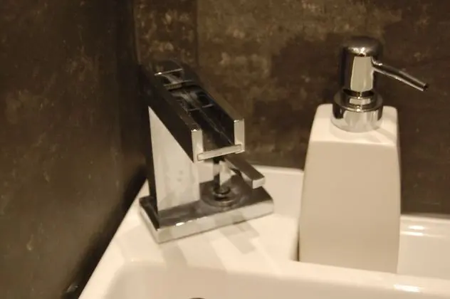 Tek Büyük Yataklı Oda, Balkon