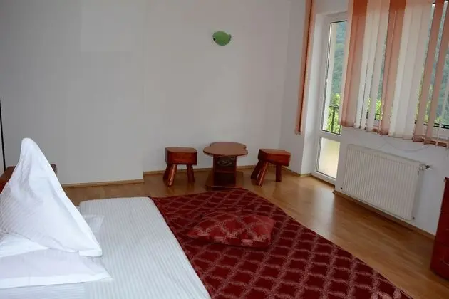 Üç Kişilik Oda, Dağ Manzaralı