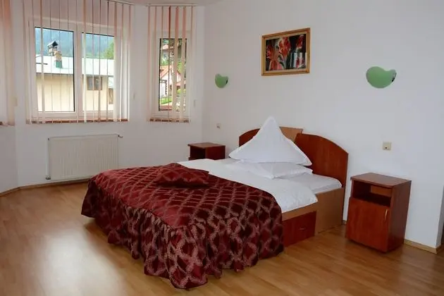 Üç Kişilik Oda, Dağ Manzaralı