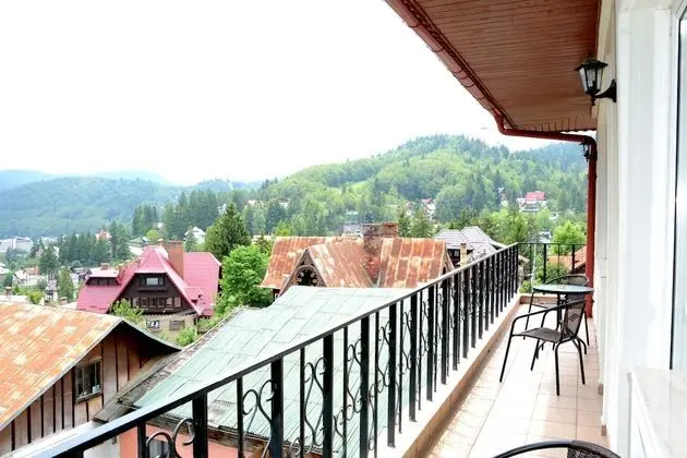 Üç Kişilik Oda, Dağ Manzaralı