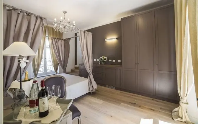 Superior Tek Büyük Yataklı Oda