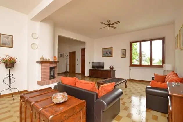 Standard Ev, Birden Çok Yatak, 2 Banyolu, Bahçeli (Casa Andreini)