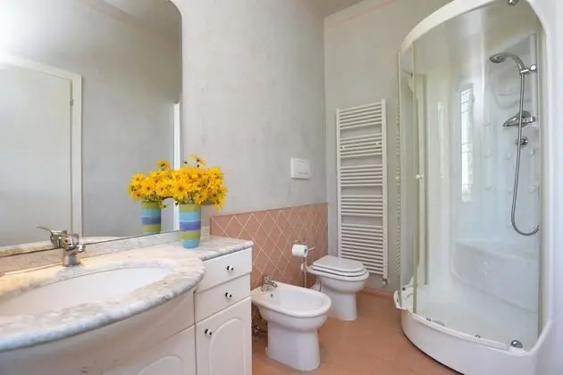 Standard Ev, Birden Çok Yatak, 2 Banyolu, Bahçeli (Casa Andreini)