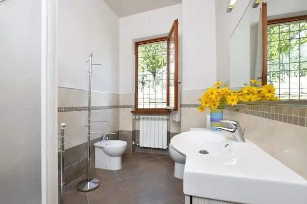 Standard Ev, Birden Çok Yatak, 2 Banyolu, Bahçeli (Casa Andreini)