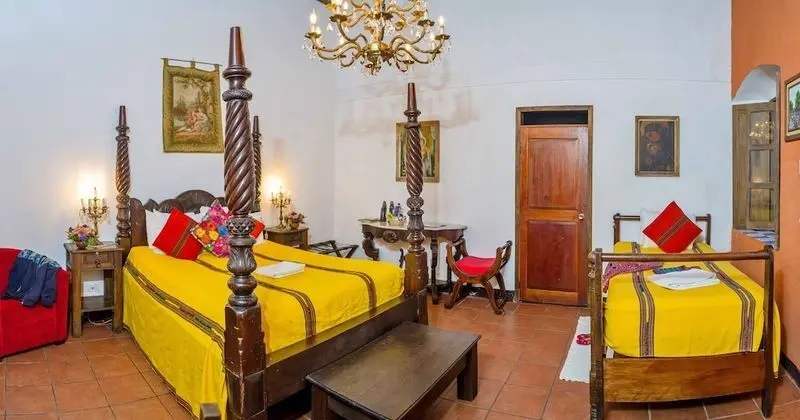 Comfort Tek Büyük Yataklı Oda, Özel Banyo, Avlu