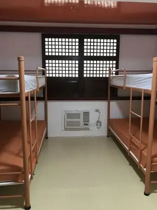 Ortak Ranzalı Oda, Karma Ranzalı Oda (2 Bunk Beds)