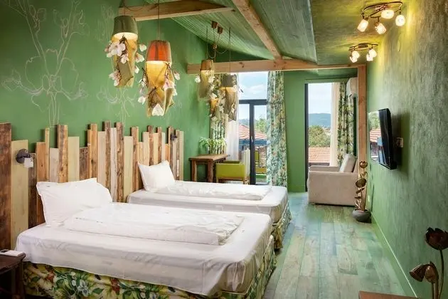 Design Tek Büyük Yataklı Oda, Dağ Manzaralı