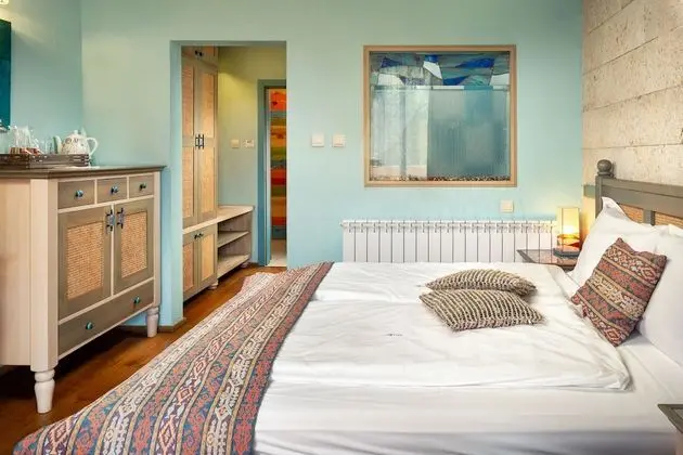 Design Tek Büyük Yataklı Oda, Dağ Manzaralı