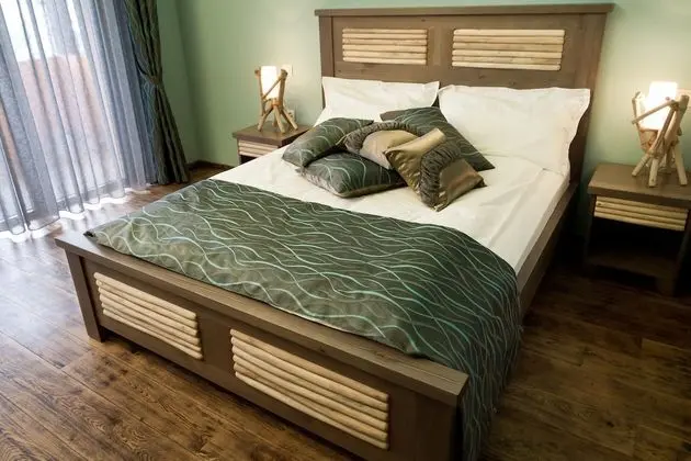 Design Tek Büyük Yataklı Oda, Dağ Manzaralı