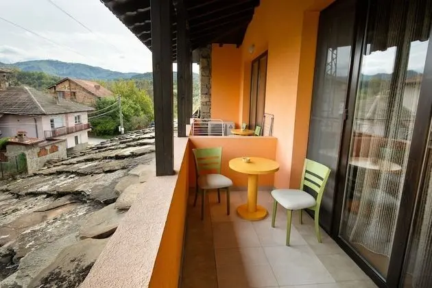 Design Tek Büyük Yataklı Oda, Dağ Manzaralı