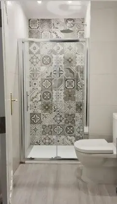 Tek Büyük Yataklı Oda, Banyolu/Duşlu (GOLA)