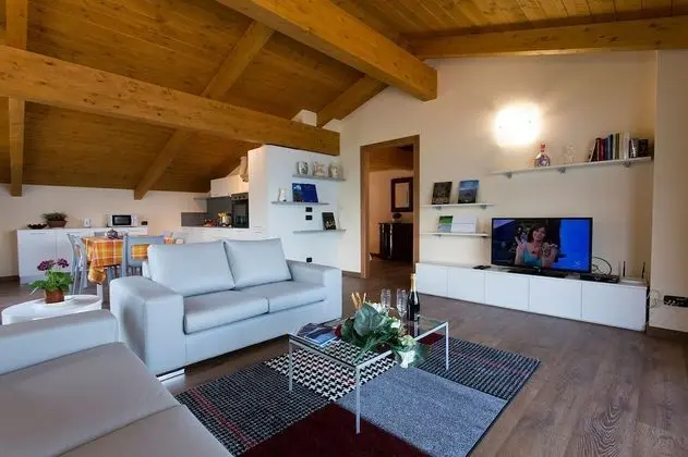 Apart Daire, 3 Yatak Odası, Balkon, Göl Manzaralı