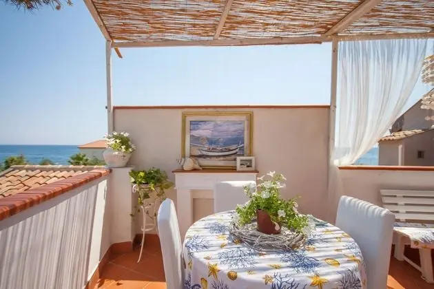 Family Apart Daire, 1 Çift Kişilik Yatak, Denize Bakan (Casa Azzurra Front Beach)